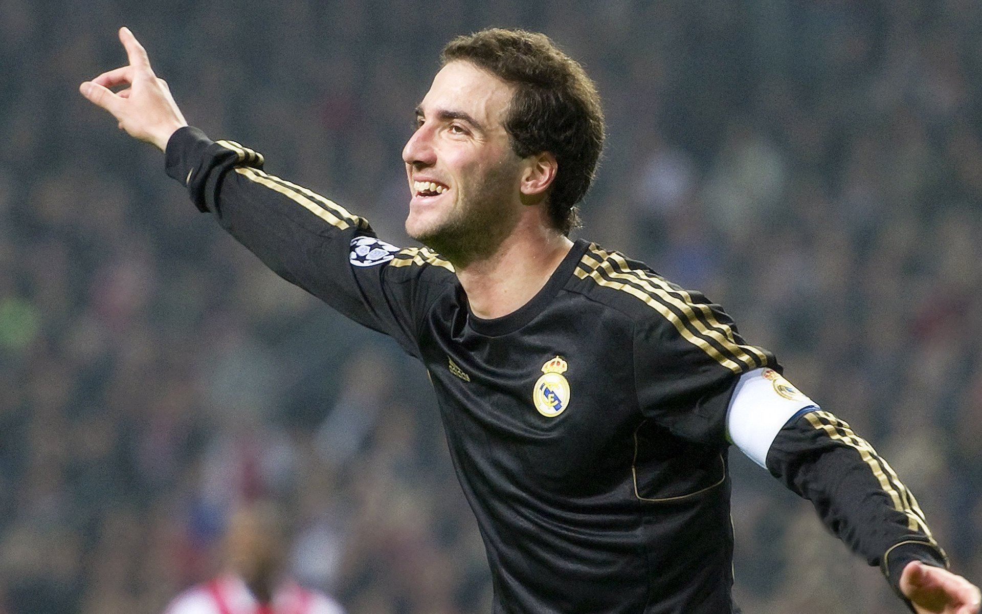 恩波利强调战术纪律压制对方进攻线路，恩波利里奇