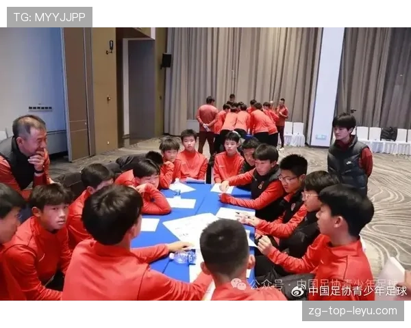 顶级足球青训体系中培养球员大局观与战术理解力的专项训练